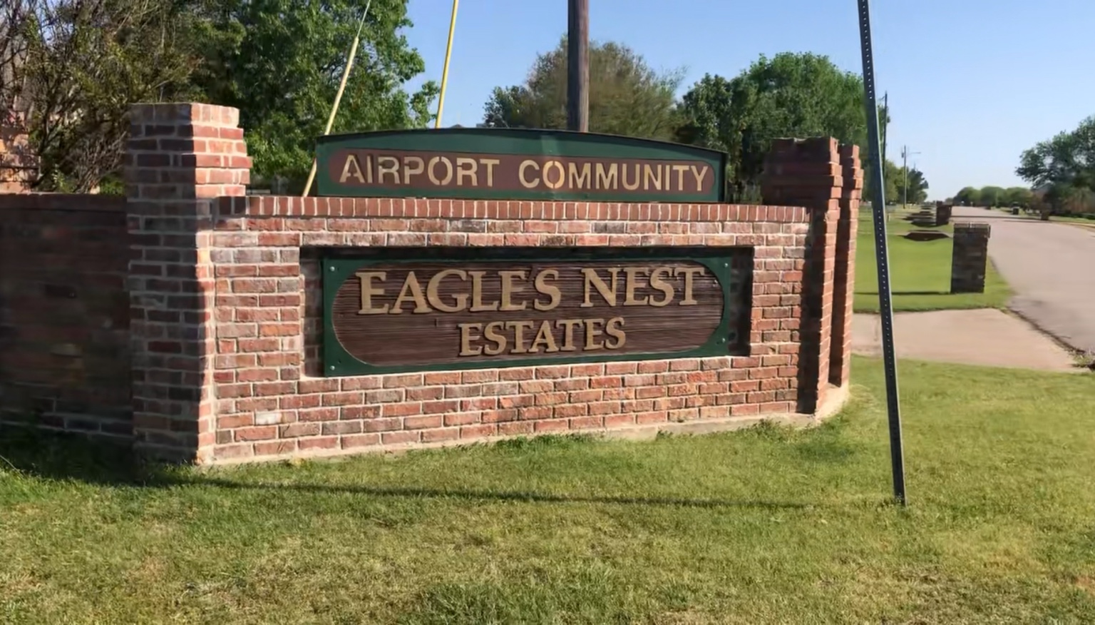Brick entrance monument for Eagle’s Nest Estates Airport Community