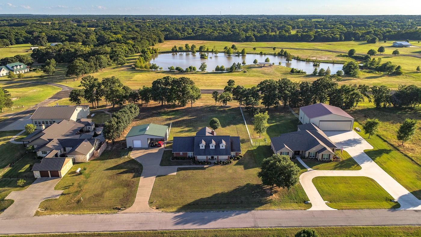 Aerial view of homes and hangars at Tailwind Airpark